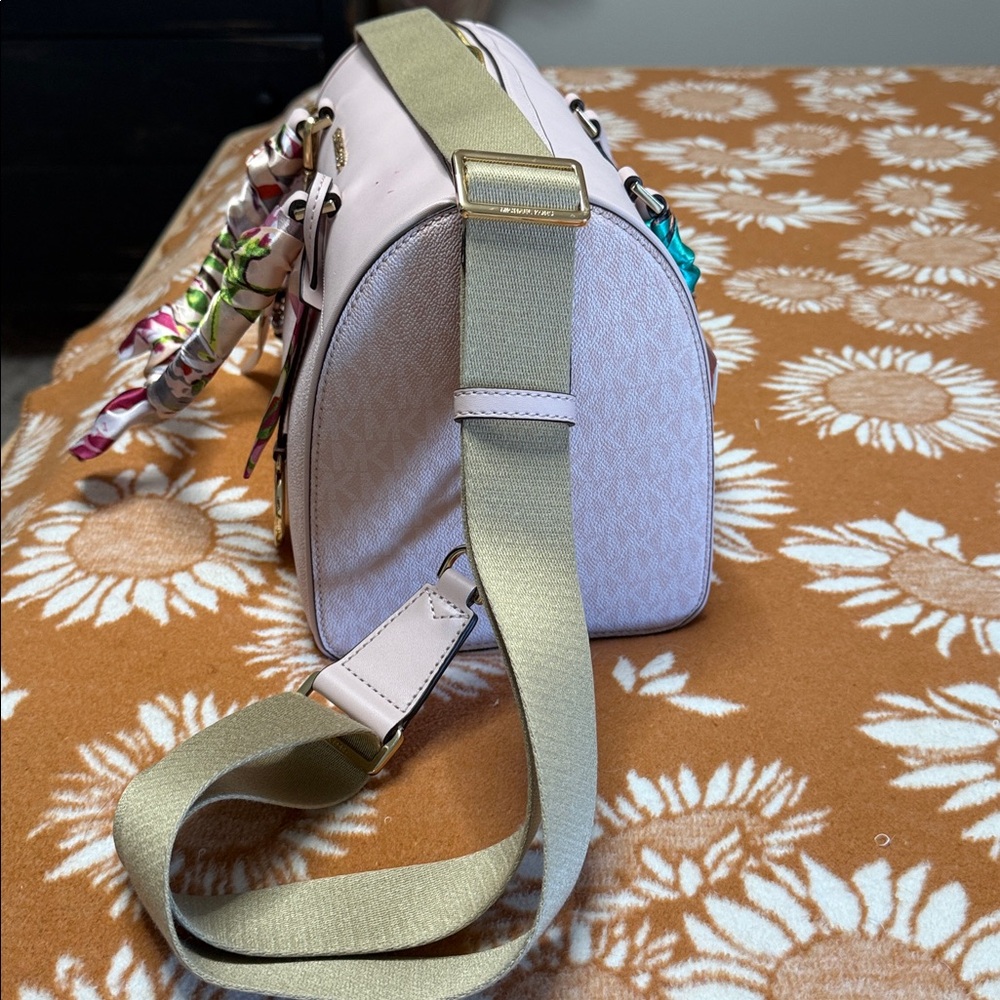Michael Kors Blush Pink Satchel and Wallet - Picture 4 of 11